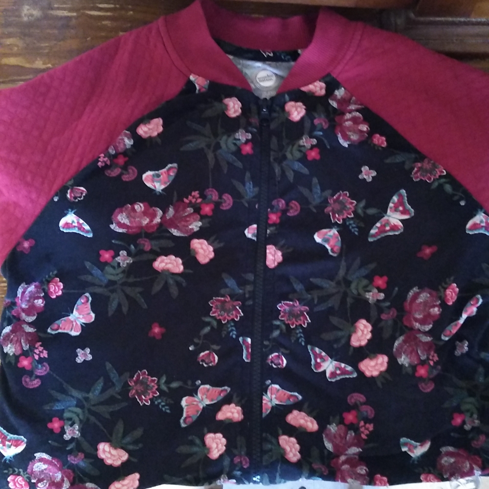 Floral burgundy jacket🌺🌹